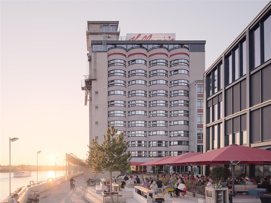 德國(guó)·凱洛格斯不萊梅酒店---Delugan Meissl聯(lián)合建筑事務(wù)所